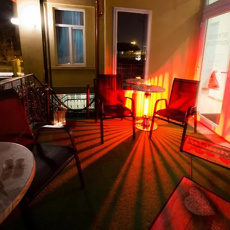 Casa Luna Rosa Hostel